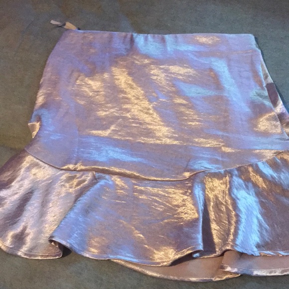 Pink satin mini skirt - Picture 3 of 3